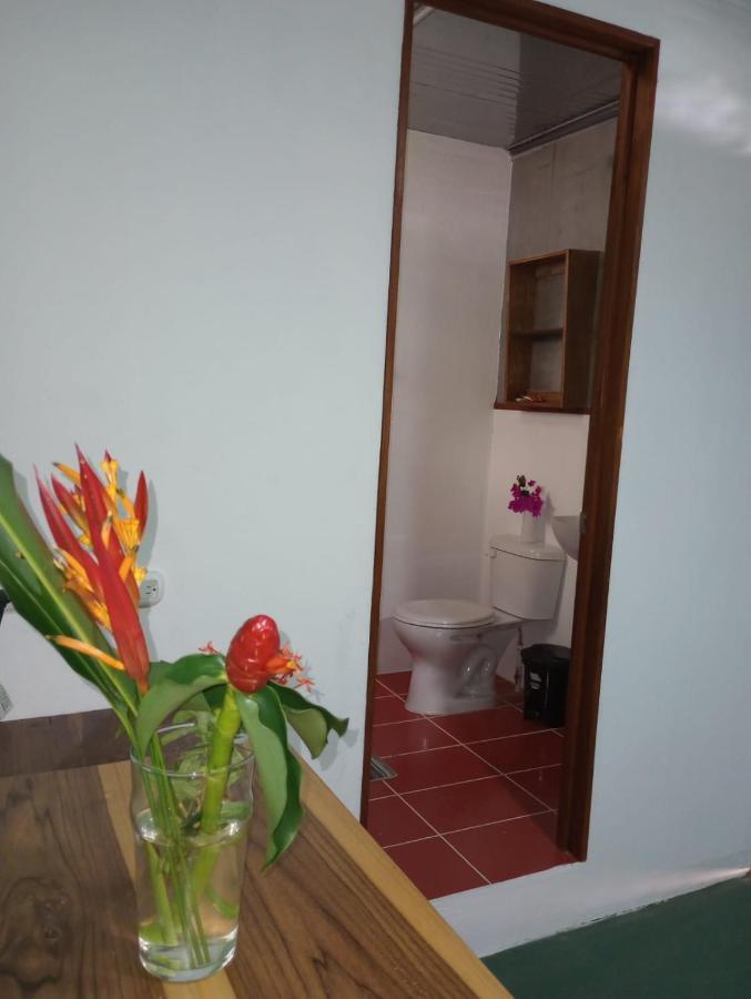 Hotel Container House Cahuita Exterior foto