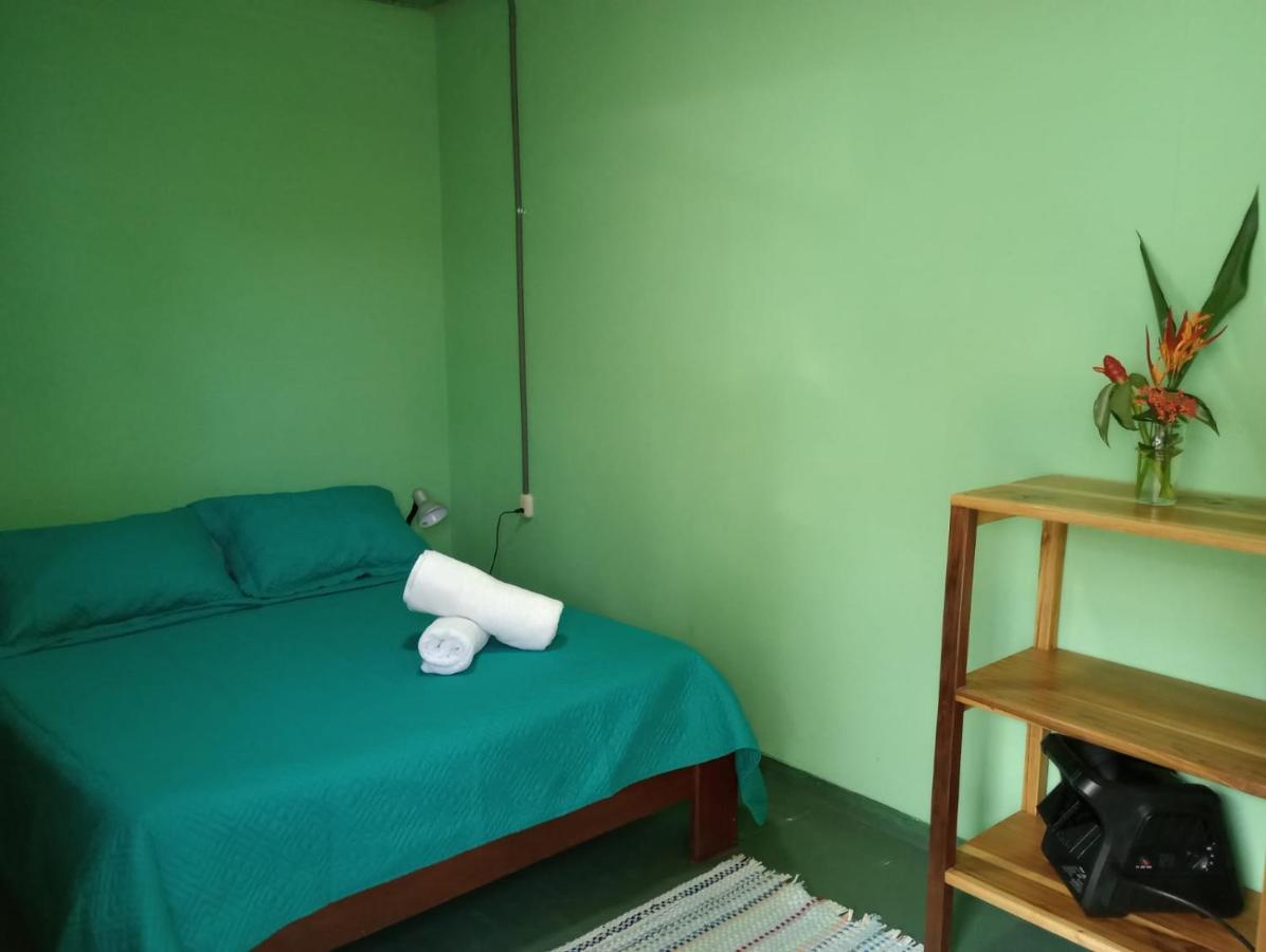 Hotel Container House Cahuita Exterior foto