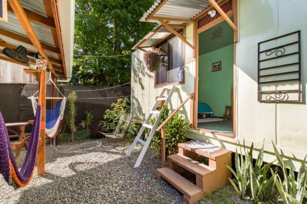 Hotel Container House Cahuita Exterior foto